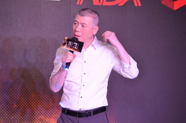 冯小刚亮相
